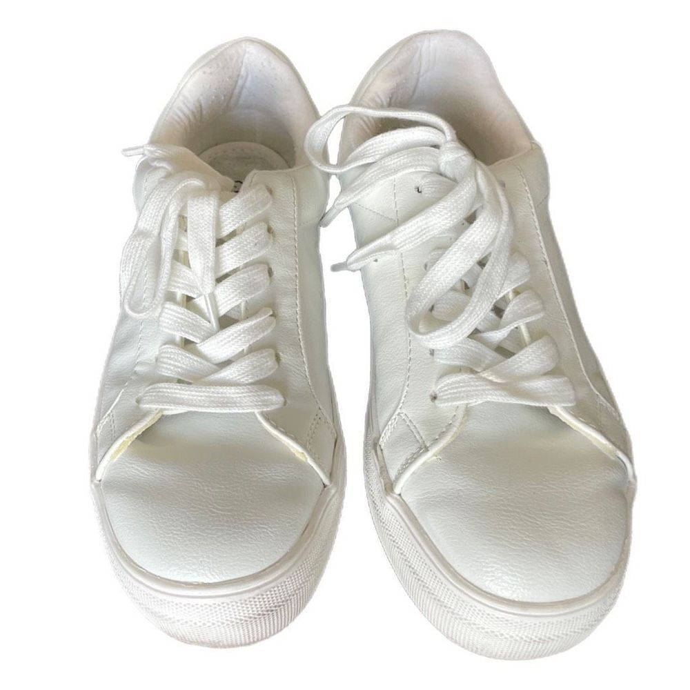 The Jenny White Solid Sneakers - Picture 3 of 7